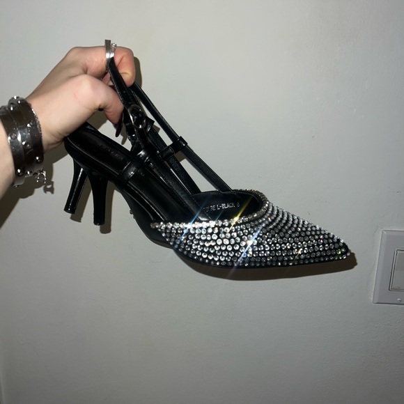 Elegant Black and Silver Heels - Picture 2 of 3